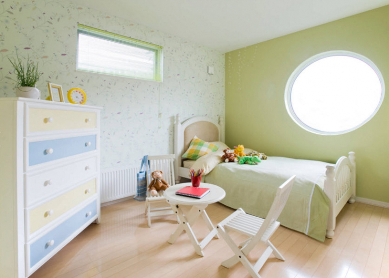 5 преимуществ оформить детскую комнату без ярких акцентов