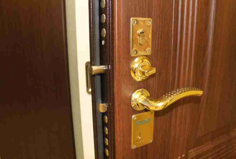 Как выбрать бронированные двери для квартиры