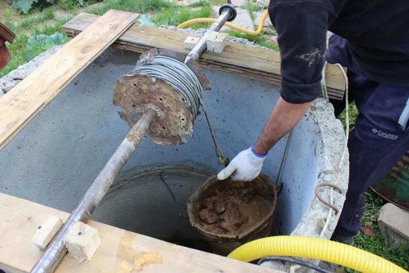 Причины появления мелкого песка в воде из скважины, 3 способа очистки