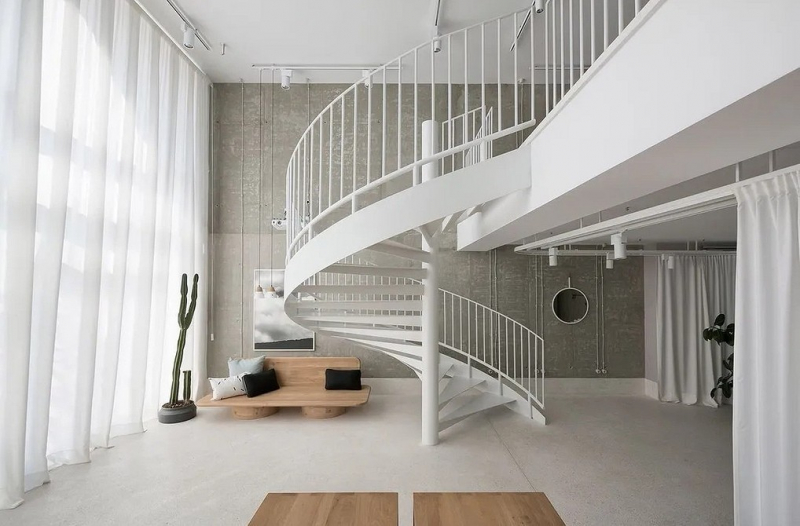 Лестница на второй этаж в частном доме: формы, материалы и 102 фото