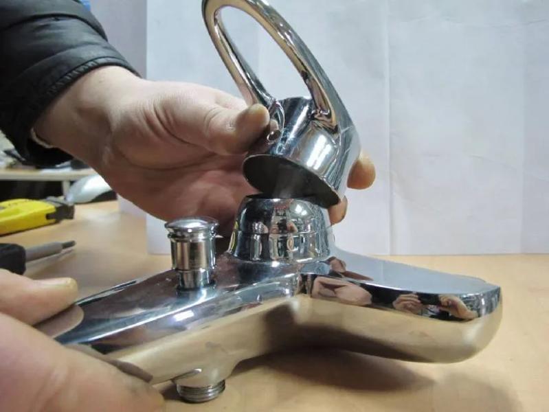 Капает кран на кухне: как починить смеситель и определить причину протечки